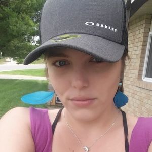 Meet your Posher, Sam